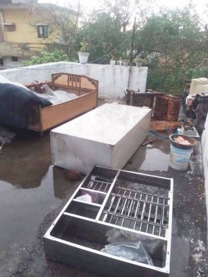 बीती शाम की आंधी से चरमराई राजधानी 
