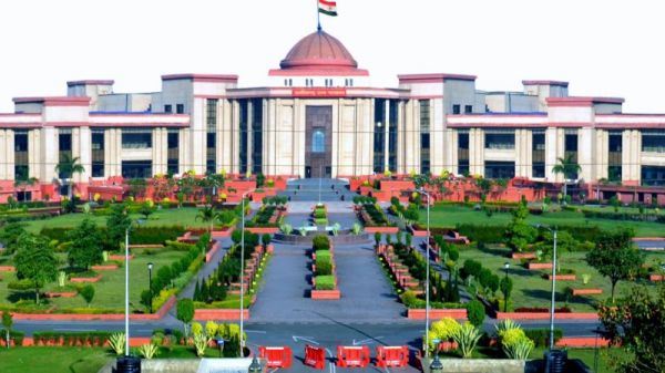रेप के आरोपी खाद्य निरीक्षक की याचिका हाईकोर्ट से खारिज
