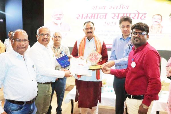 उत्कृष्ट कार्य के लिए एमएमसी जिला को मिला तीसरा स्थान