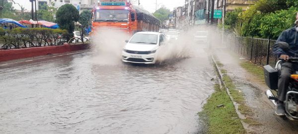 सरगुजा में झमाझम बारिश, गाज से शिक्षक की मौत