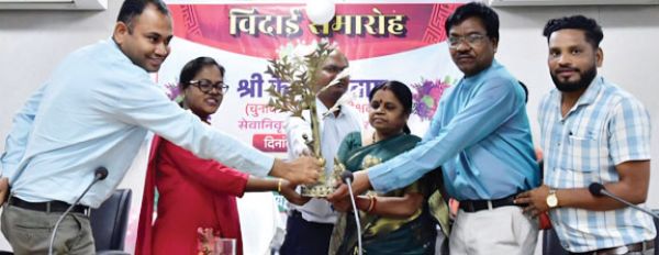 सेवानिवृत्त अधीक्षक नेताम को दी विदाई