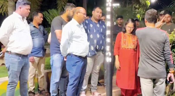 कलेक्टर ने बंधा तालाब उद्यान के सौंदर्यीकरण कार्यों का लिया जायजा