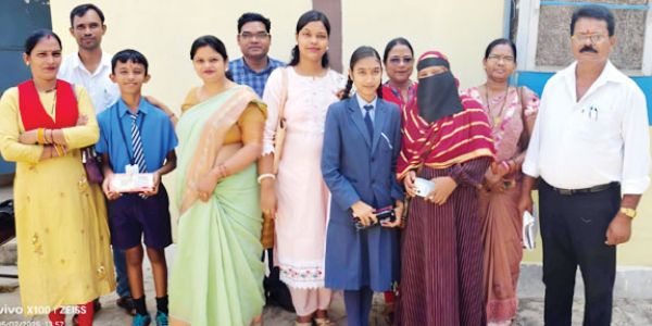 5वीं-8वीं की बोर्ड परीक्षा में पहल-आफरीन टॉप टेन में