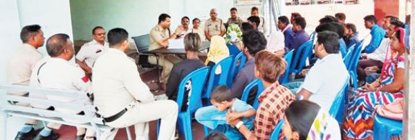 कोटवारों, मेधावी छात्रों, स्वच्छता दीदियों, पुलिस मित्रों का सम्मान, दी जनजागरूकता की प्रेरणा