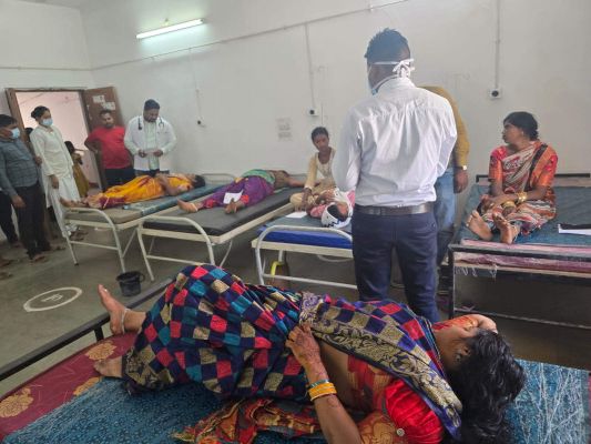 शादी में खाना खाने के बाद फूड पॉइजनिंग  