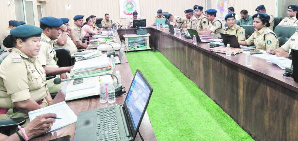 एसपी ने ली अपराध समीक्षा बैठक 