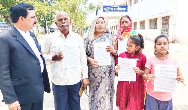 पुलिस अभिरक्षा में मौत, दोषियों पर  हत्या मामला दर्ज करने की मांग