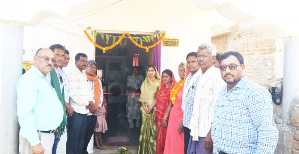 गृह प्रवेश में जिपं अध्यक्ष हुईं शामिल