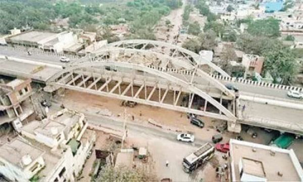 शराब पीने के लिए पैसा न देने पर चाकू मारने वाले तीन को जेल, एक फरार