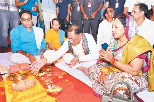 जगन्नाथ मंदिर की प्राण प्रतिष्ठा में सीएम हुए शामिल