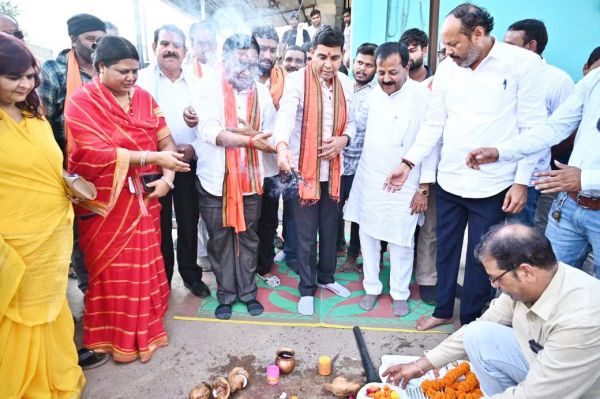 हाउसिंग बोर्ड कॉलोनी में साढ़े 65 लाख की लागत से विकास कार्य का भूमिपूजन