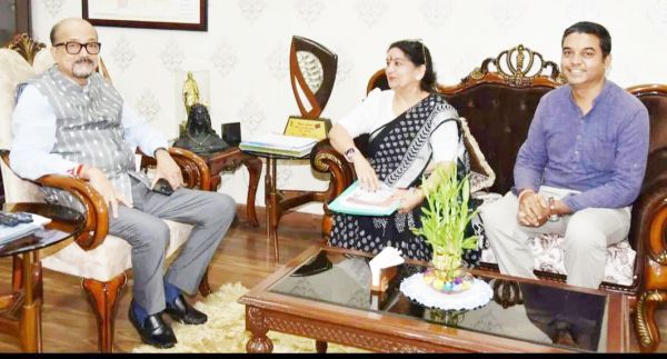 कुलपति ने संगीत विवि की गतिशीलता से  अवगत कराने राज्यपाल से की मुलाकात