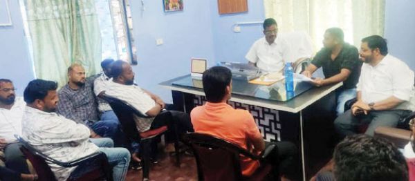 नपा की समीक्षा बैठक संपन्न अधूरे कार्यों पर सख्ती के निर्देश