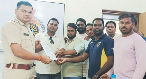 अवैध शराब बिक्री,  थाना प्रभारी को ज्ञापन