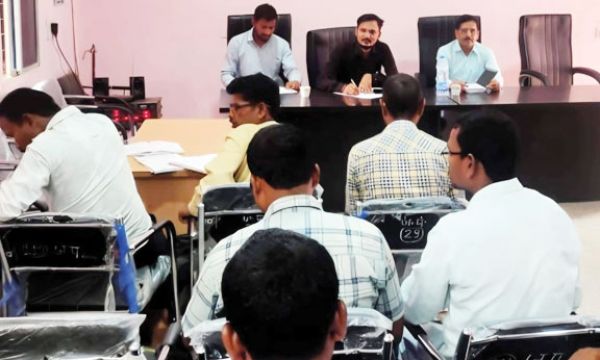 लोकपाल ने जपं बड़े राजपुर में बैठक ली       