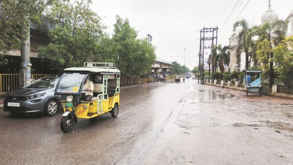 प्री-मानसून की बौछार पडऩे से उमस-गर्मी गायब