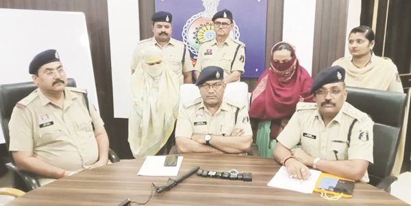 नाम बदलकर रह रहीं दो बांग्लादेशी महिला गिरफ्तार