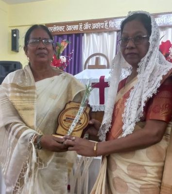 वेसलियन चर्च में मनाया गया हैप्पी नर्सेस-डे