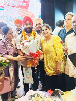 अमरजीत छाबड़ा ने संभाला पदभार  भाटापारा से शामिल लोगों ने दी बधाई