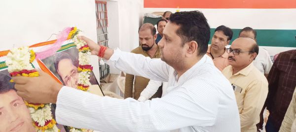  नंदकुमार-दिनेश पटेल की पुण्यतिथि पर कांग्रेसियों ने दी श्रद्धांजलि