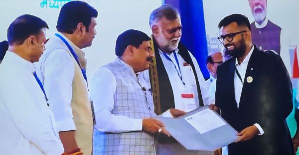 युवा उद्यमी मयूर जैन का सम्मान