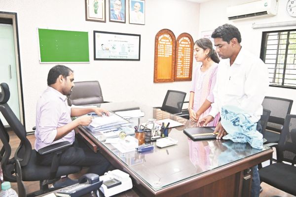 ऐश्वर्या को मिलेगा लैपटॉप, जनदर्शन में मिले 58 आवेदन