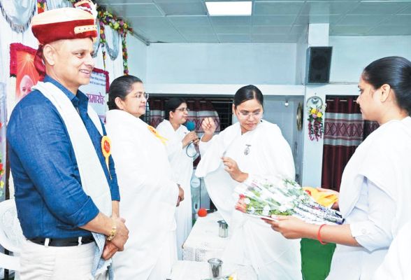 ब्रह्माकुमारी संस्था के सम्मान समारोह में नपा अध्यक्ष हुए शामिल