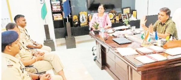 ट्रैफिक नियमों का पालन नहीं करने वालों  पर करें सख्त कार्रवाई - एसएसपी