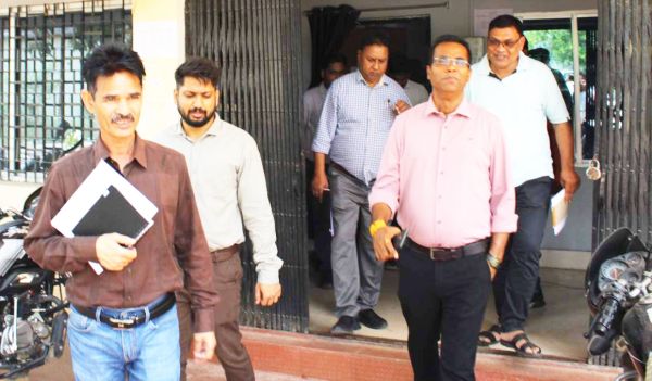  स्ट्रांग रूम परिसर  का निरीक्षण