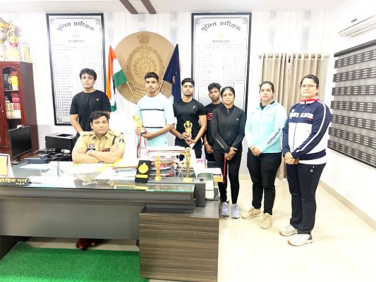 उभरते पॉवर लिफ्टिंग खिलाडिय़ों  का एसपी ने किया सम्मान