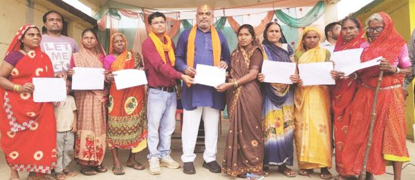 244 हितग्राहियों को आबादी पट्टे वितरित