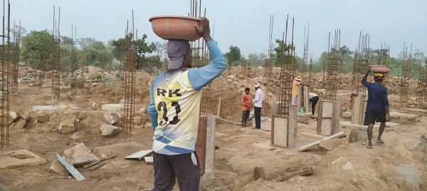 कमार बच्चों के लिए बाजार कुर्रीडीह में 1.38 करोड़ में बन रहा 50 सीटर छात्रावास