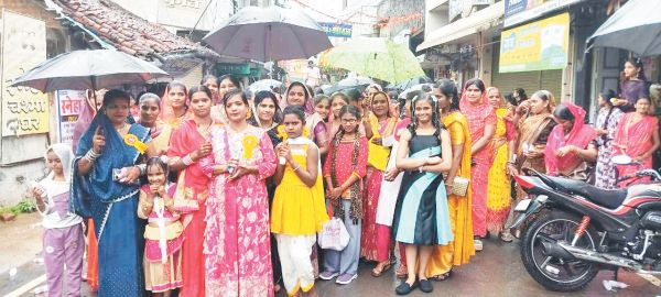 सत्यनारायण महाप्रभु का स्थापना दिवस, निकली शोभायात्रा