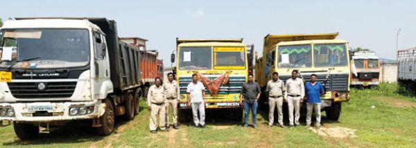 रेत का अवैध परिवहन, 4 वाहन मालिकों पर मामला दर्ज