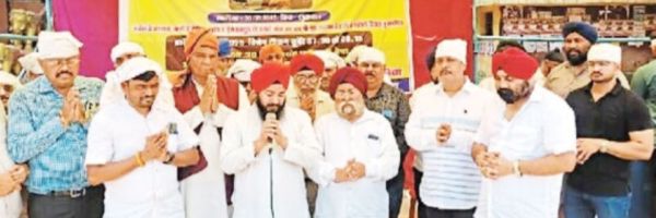 गुरु अर्जुन देव के शहीदी दिवस पर मीठा पानी और चने बांटे