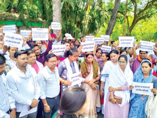 डीएड शिक्षक संघ राजभवन घेराव करने पहुंचा