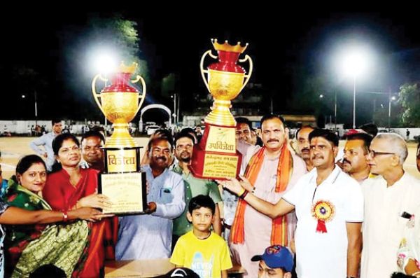 मनेन्द्रगढ़ कप, क्रिकेट स्पर्धा  में सरदार पटेल वार्ड  चैम्पियन