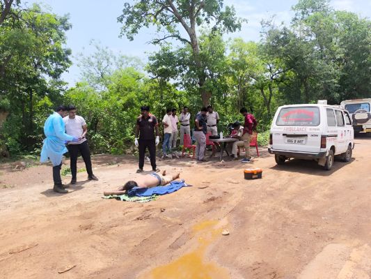 खेत में बिच्छू के डंक से महिला की मौत, ढाबे के पास मिली ओडिशा के युवक की लाश