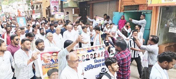 देश की आजादी और देश के निर्माण में जिनका योगदान नहीं वह संविधान बदलने की बात करते हैं-भूपेश