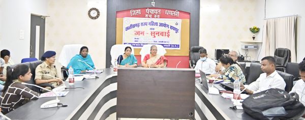 महिला आयोग की सुनवाई में 16 मामलों में सामाजिक बहिष्कार समाप्त, दहेज और पॉक्सो केस की सुनवाई