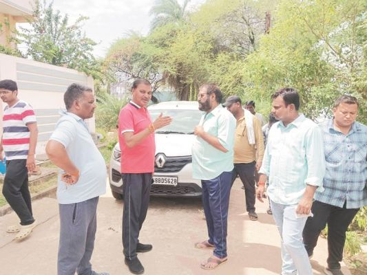 महापौर रेवाडीह में जनमानस से मुलाकात कर सफाई, पानी के संबंध में चर्चा की