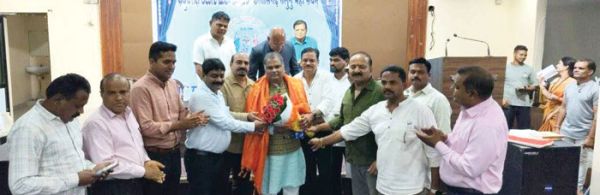 सफल आयोजन में सहयोगियों का हुआ सम्मान