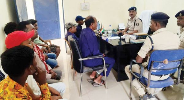 केरजू चौकी में कोटवार सम्मेलन