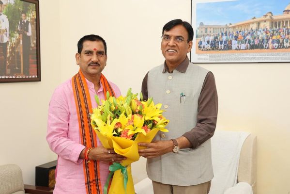 साहू की मांडविया से मुलाकात, छत्तीसगढ़ में खेल विकास पर हुई चर्चा