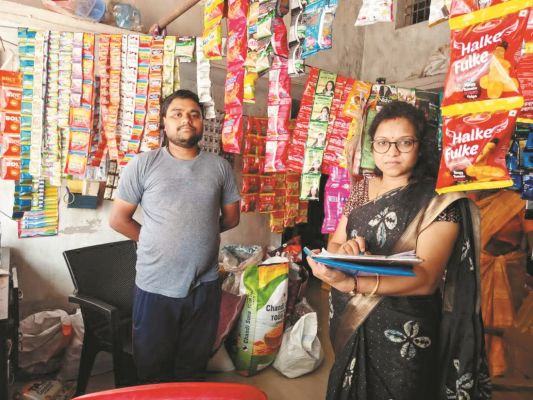 एक्सपायरी सामग्रियों को किया नष्ट