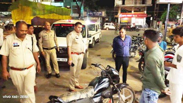 105 वाहन चालकों से 65 हजार जुर्माना