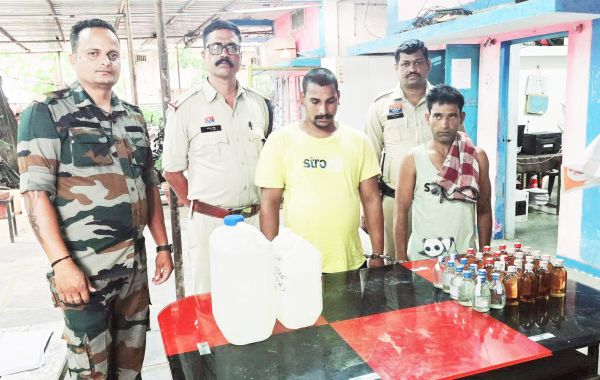 देशी-अंग्रेजी व महुआ शराब  के साथ दो आरोपी गिरफ्तार