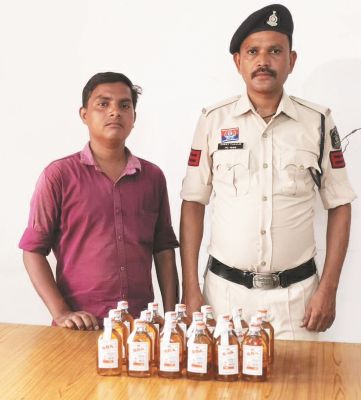 अवैध शराब संग युवक गिरफ्तार