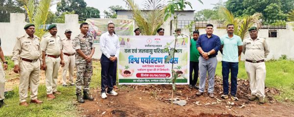  पौधरोपण से पर्यावरण संवर्धन का संदेश