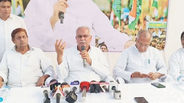 स्कूल बंद, भठ्ठी चालू-भूपेश